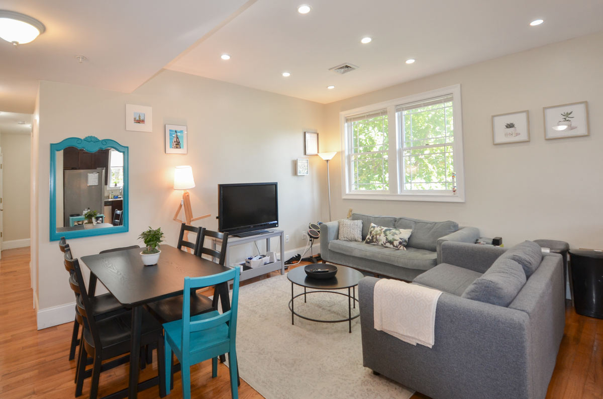161 Waterman Street, Apartment 2