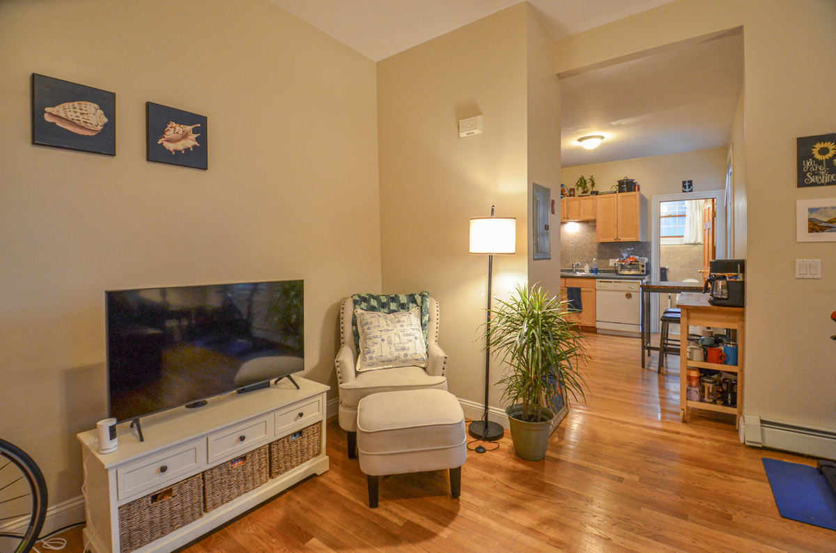 195 Waterman Street, Apartment 2